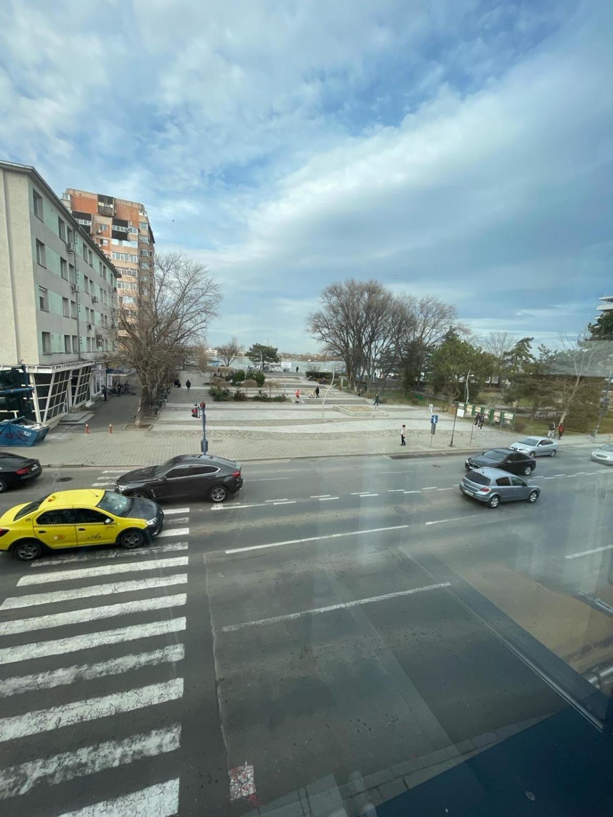 Appartamento Apartament Central Tulcea Esterno foto